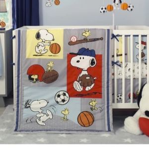 Snoopy Sport Crib Set
